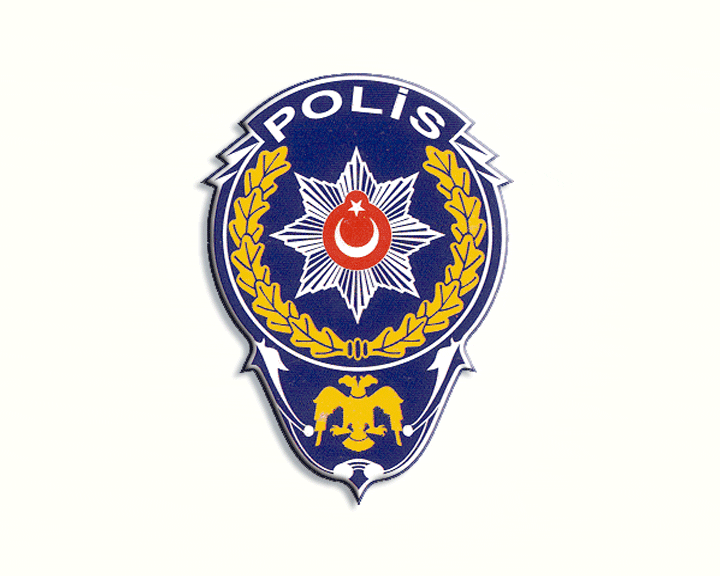 2011 seçimleri öncesinde Doğu ve Güneydoğu'da görevli 3 bini aşkın polisin AKP üyesi yapılması Meclis gündeminde