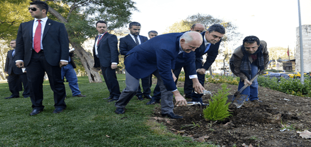 SE Genel Başkanı Papandreu Gezi Parkı'nda-Hürriyet